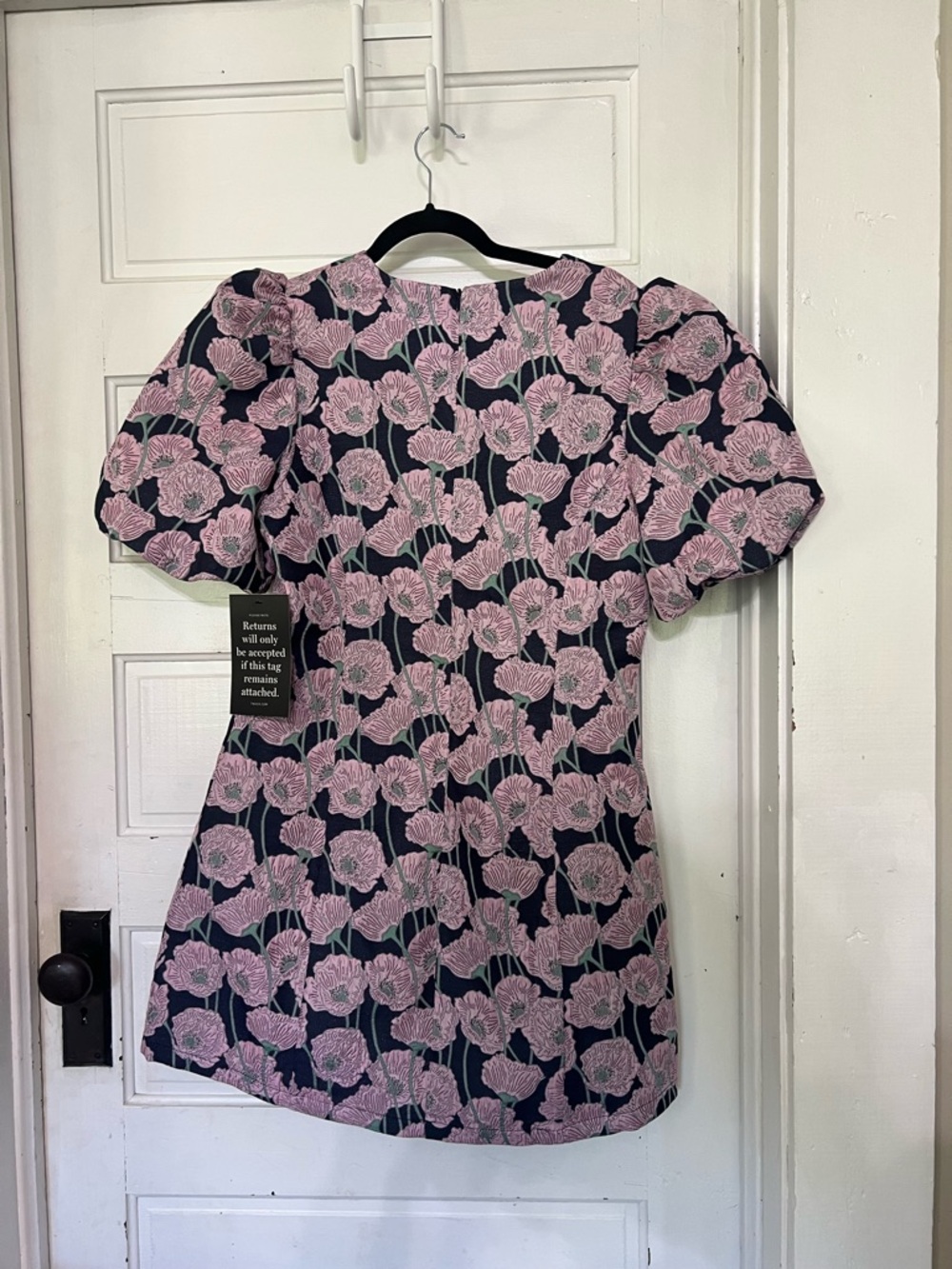 Tuckernuck HYACINTH HOUSE
Pink & Navy Floral Jacquard Minetta Mini Dress - Picture 6 of 16
